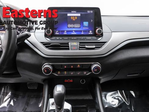 Used 2023 Nissan Altima 2.5 SR image 12