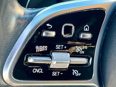 Certified 2023 Mercedes-Benz GLA 250 4MATIC image 32