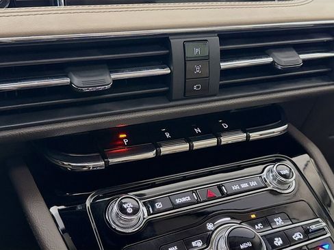 Used 2021 Lincoln Corsair Reserve image 18