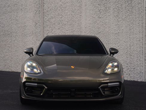 Used 2023 Porsche Panamera GTS AWD/4WD image 10