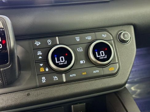 Used 2024 Land Rover Defender 110 X-Dynamic SE image 19