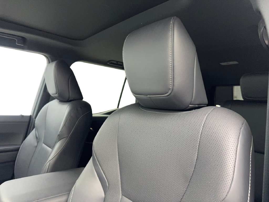 Used 2025 Lexus GX 550 w/ Cold Area Package AWD/4WD image 27
