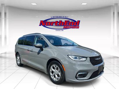 Used 2023 Chrysler Pacifica Limited