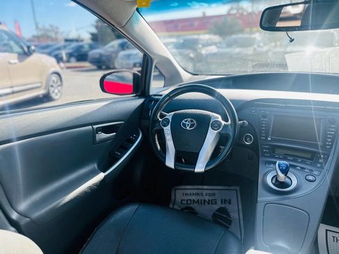Used 2010 Toyota Prius Five image 13