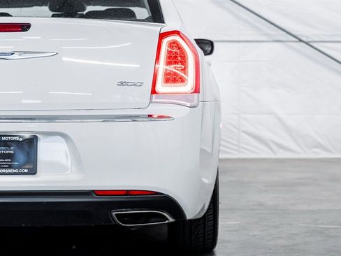Used 2022 Chrysler 300 Touring image 14