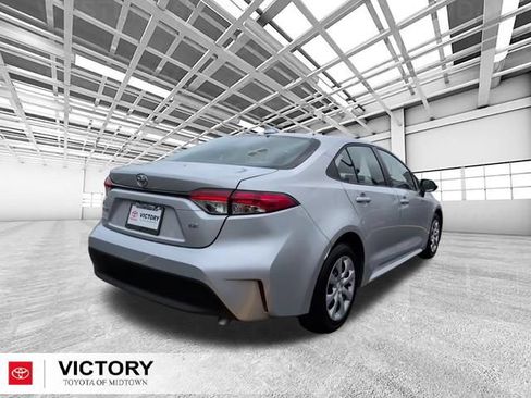 Used 2024 Toyota Corolla LE FWD image 4