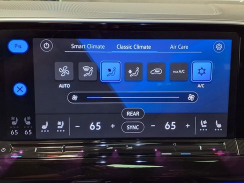 Used 2025 Volkswagen Atlas SEL AWD/4WD image 15