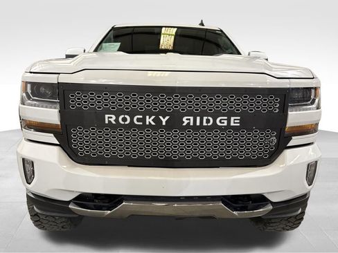 Used 2018 Chevrolet Silverado 1500 LT w/ All Star Edition image 8