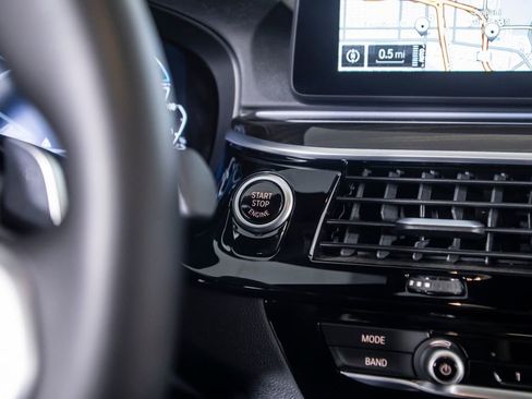 Used 2023 BMW 530e w/ M Sport Package image 34