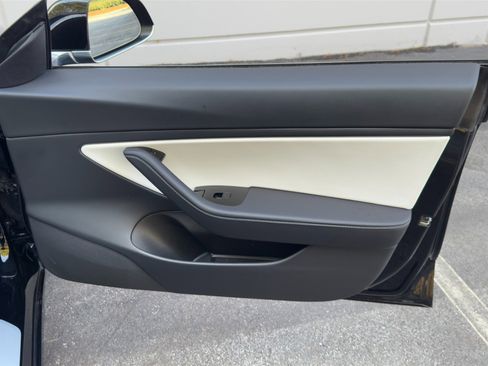 Used 2019 Tesla Model 3 Standard Range Plus image 42