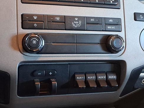 Used 2016 Ford F250 XLT w/ XLT Premium Package image 21