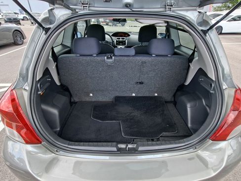 Used 2009 Toyota Yaris 2-Door Hatchback FWD image 19