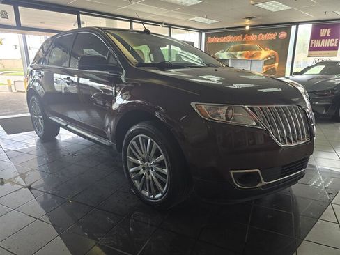 Used 2012 Lincoln MKX AWD image 3