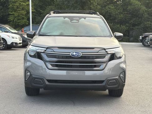 Certified 2025 Subaru Forester Premium AWD/4WD image 8