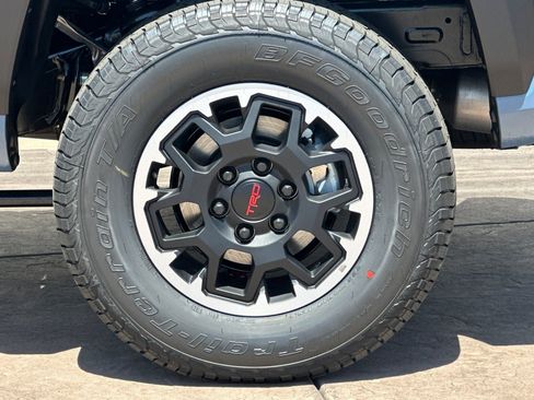 New 2026 Toyota Tacoma TRD Off-Road AWD/4WD image 31