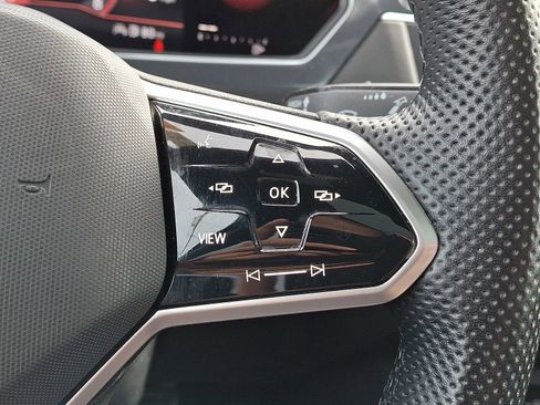 Used 2022 Volkswagen Tiguan SE R-Line image 22