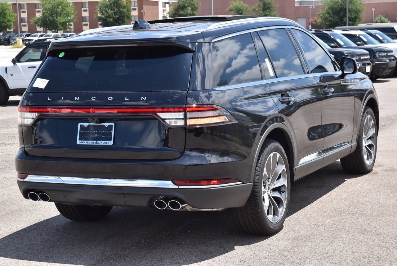 New 2026 Lincoln Aviator Reserve w/ Illumination Package AWD/4WD image 7
