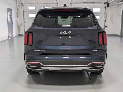 Certified 2023 Kia Sorento EX AWD/4WD image 9