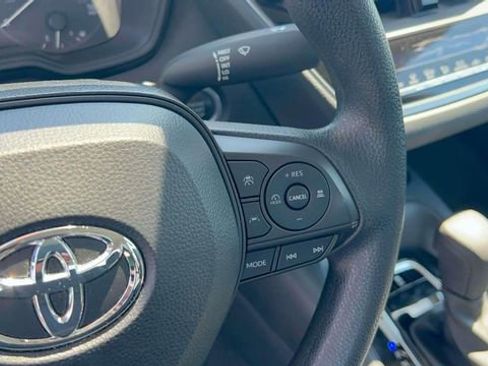 Used 2023 Toyota Corolla LE w/ LE Convenience Package FWD image 19