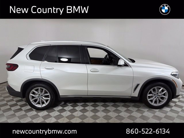 Used 2021 BMW X5 xDrive40i w/ Premium Package AWD/4WD image 3