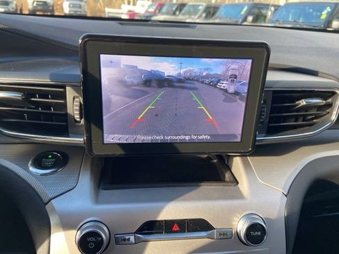 Used 2021 Ford Explorer XLT w/ Equipment Group 202A image 22