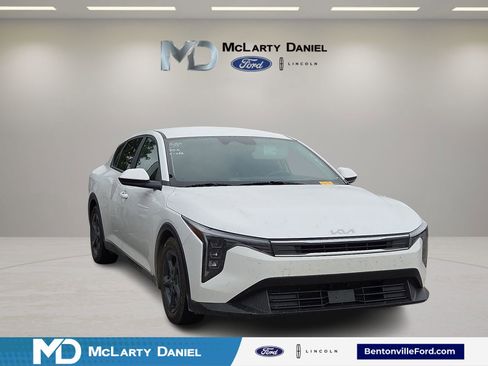Used 2025 Kia K4 FWD image 1
