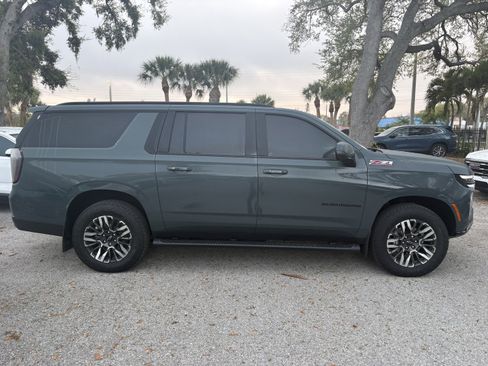 Used 2025 Chevrolet Suburban Z71 w/ Comfort Package image 7