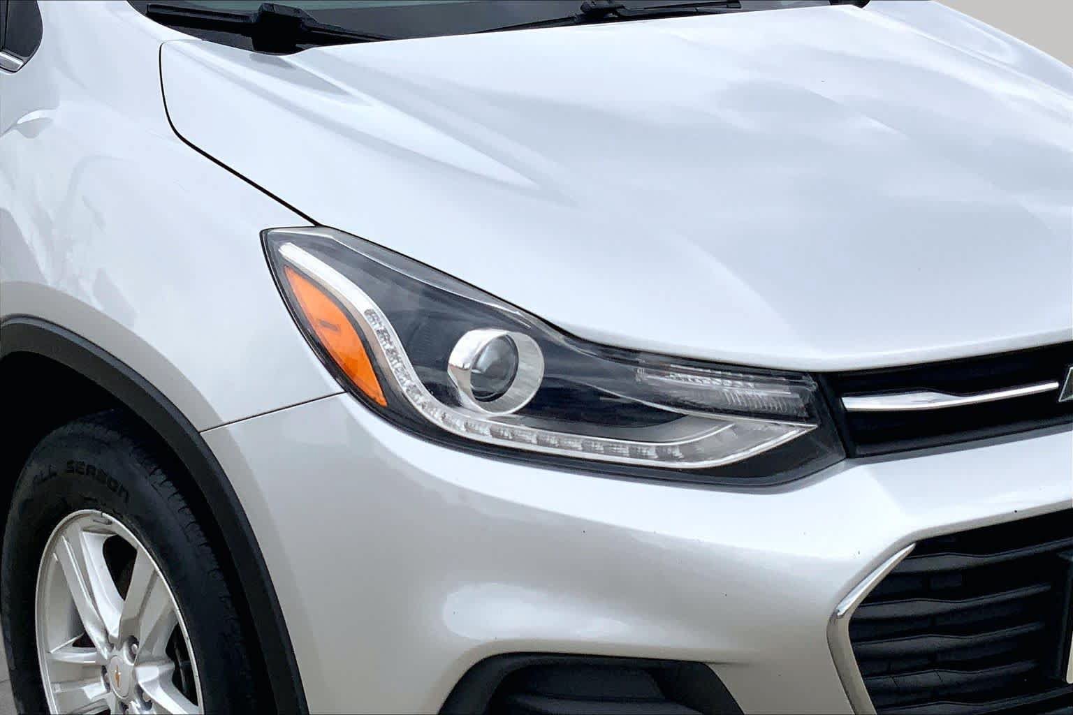 Used 2019 Chevrolet Trax LT w/ LT Convenience Package FWD image 26