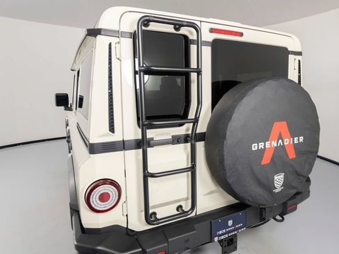 Used 2025 INEOS Grenadier Fieldmaster Edition AWD/4WD image 46