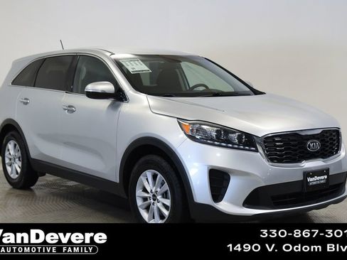 Used 2019 Kia Sorento FWD image 1