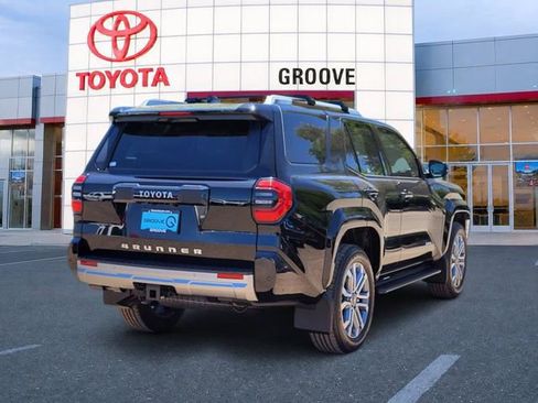 Used 2025 Toyota 4Runner Limited w/ Tow Technology Package AWD/4WD image 6
