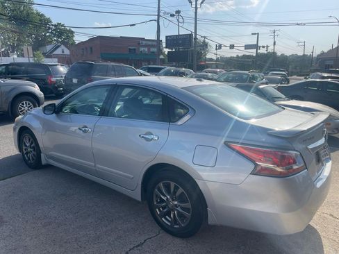 Used 2015 Nissan Altima 2.5 S w/ Special Edition Package FWD image 11