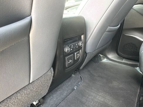 Used 2024 Buick Enclave Premium FWD image 19