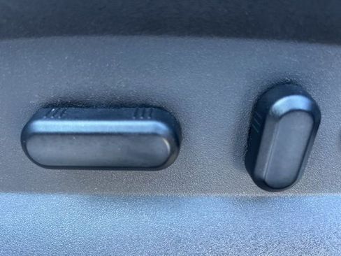 Used 2010 Lincoln MKX 2WD image 13