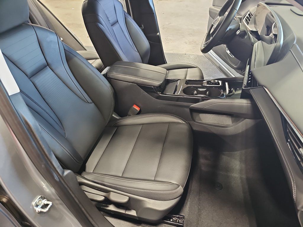 Used 2025 Buick Envision Preferred AWD/4WD image 10