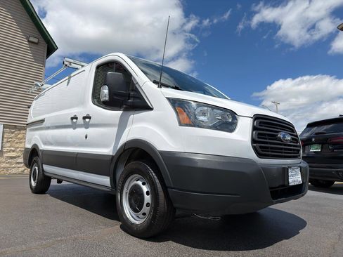 Used 2016 Ford Transit 250 130 Low Roof RWD image 4