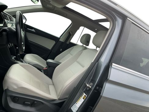 Used 2019 Volkswagen Tiguan SEL AWD/4WD image 9