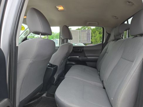 Used 2017 Toyota Tacoma SR5 AWD/4WD image 13