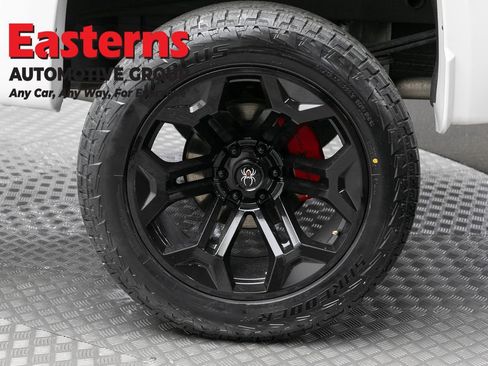 Used 2024 GMC Sierra 1500 AT4 w/ Technology Package AWD/4WD image 8
