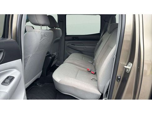 Used 2013 Toyota Tacoma 4x4 Double Cab w/ SR5 Pkg image 12