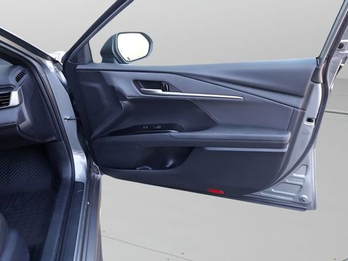 Used 2025 Toyota Camry SE FWD image 17