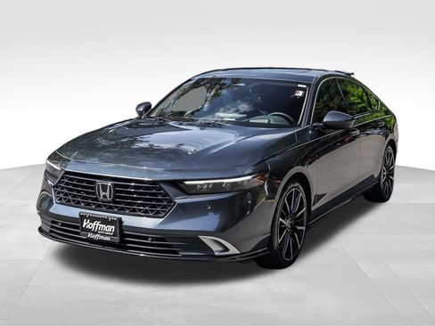 Used 2023 Honda Accord Touring image 14