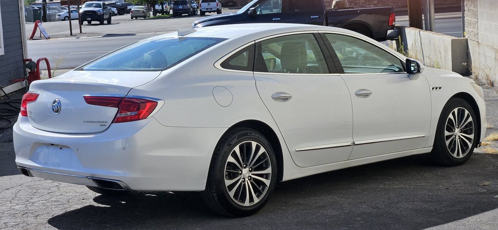 Used 2017 Buick LaCrosse Premium AWD/4WD image 5
