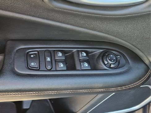 Used 2020 Jeep Compass Limited image 30