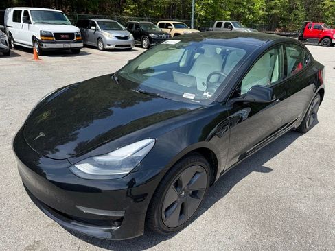 Used 2023 Tesla Model 3 Standard Range RWD image 3