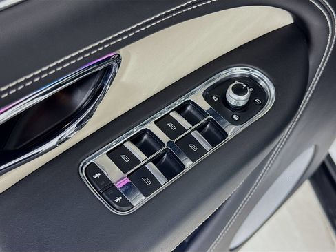 Certified 2023 Bentley Bentayga AWD/4WD image 17