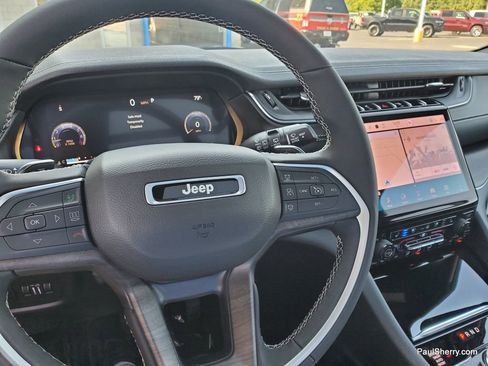 New 2025 Jeep Grand Cherokee Limited w/ Luxury Tech Group II image 29