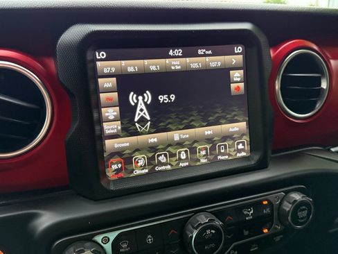 Used 2020 Jeep Gladiator Rubicon AWD/4WD image 20