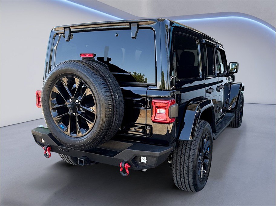 Used 2023 Jeep Wrangler Unlimited Sahara w/ Cold Weather Group AWD/4WD image 6