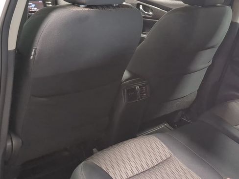 Used 2017 Nissan Rogue S AWD/4WD image 21
